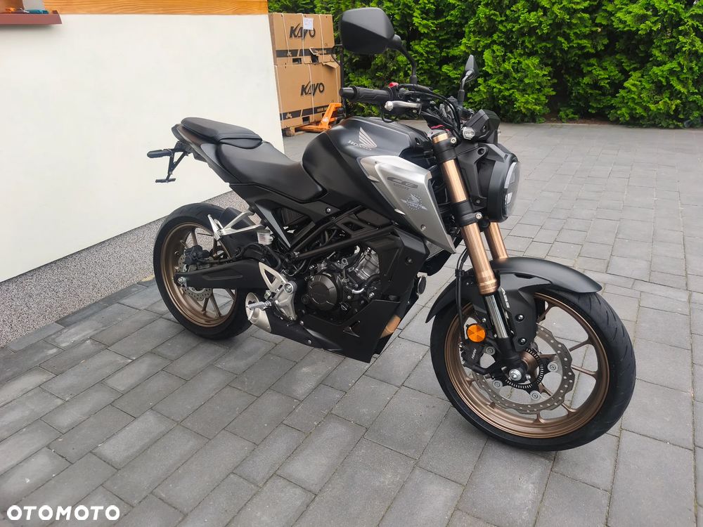 Honda CB - 1