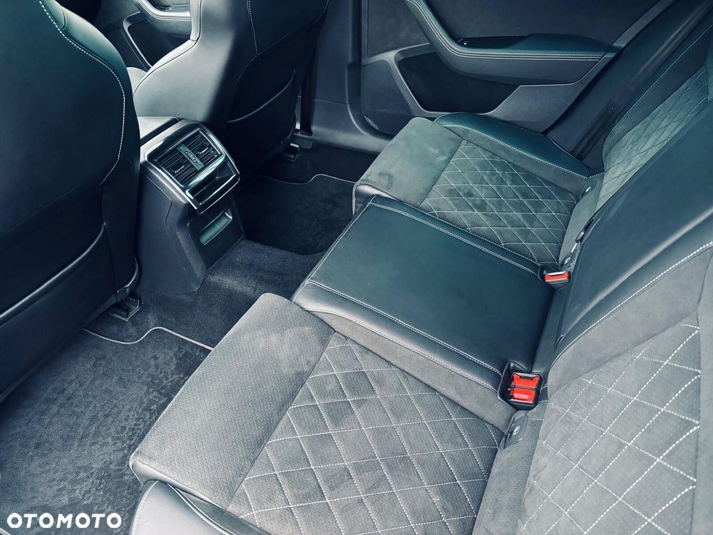 Skoda Superb 2.0 TDI SCR 4x4 Sportline DSG - 18