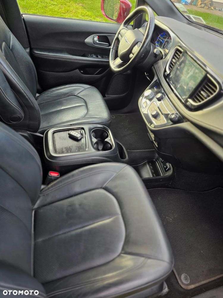 Chrysler Pacifica - 27