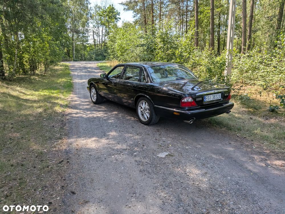 Jaguar XJ - 5