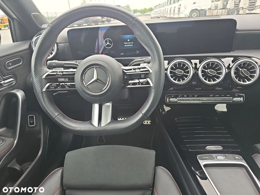 Mercedes-Benz Klasa A 200 4-Matic AMG Line 8G-DCT - 11