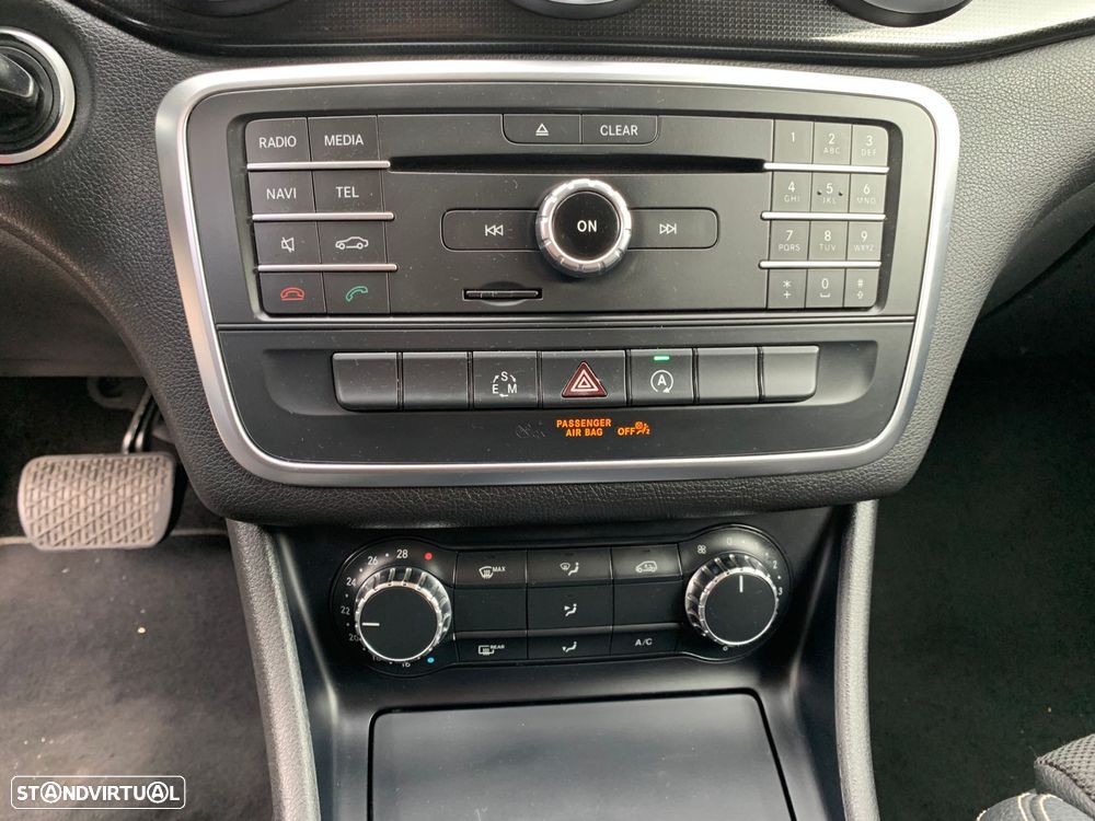 Mercedes-Benz CLA 200 d Shooting Brake AMG Line Aut. - 29