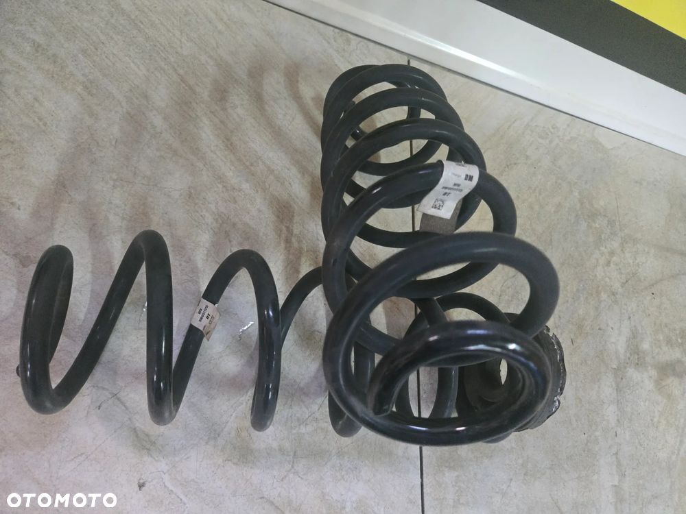 AUDI A4 B9  SPRĘŻYNY TYŁ 8W0511115DT - 3