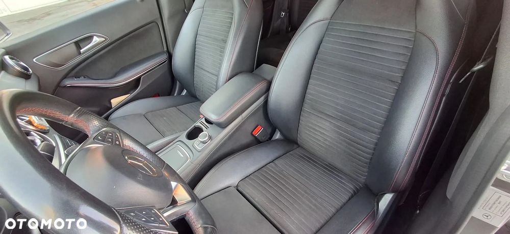 Mercedes-Benz CLA 220 4-Matic - 13