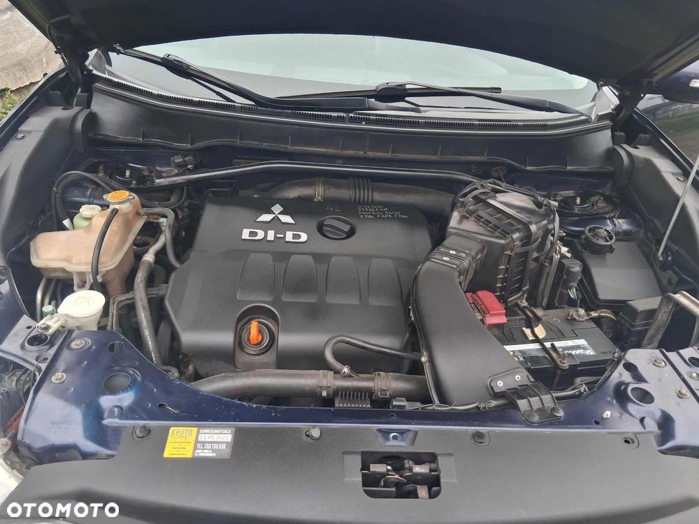 Mitsubishi Outlander - 11