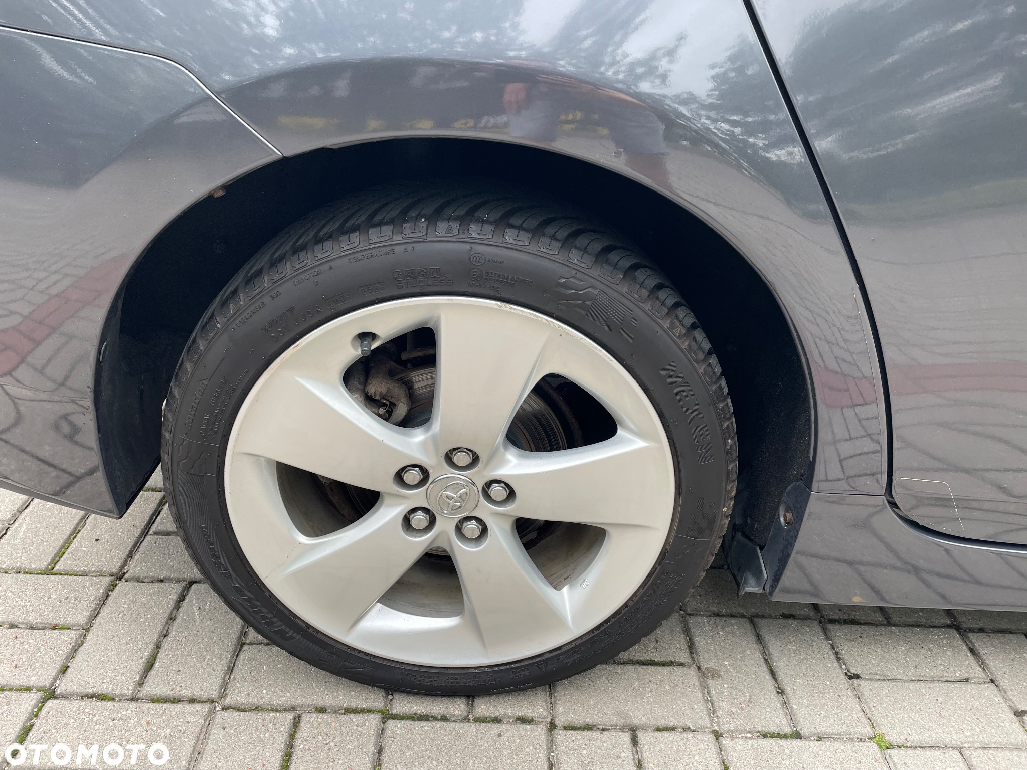 Toyota Prius (Hybrid) Comfort - 32