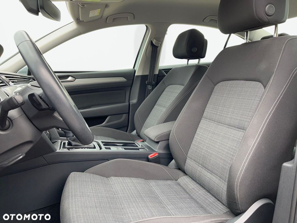 Volkswagen Passat 2.0 TDI Business DSG - 12