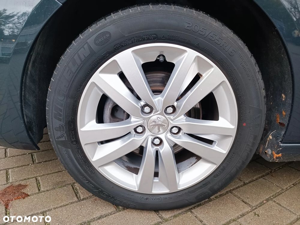 Peugeot 308 1.2 PureTech Active S&S EAT6 - 13