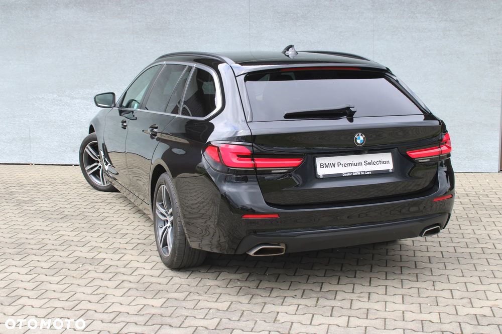 BMW Seria 5 530i xDrive mHEV - 9