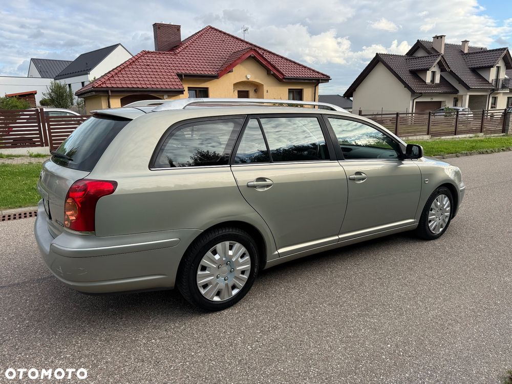 Toyota Avensis - 23