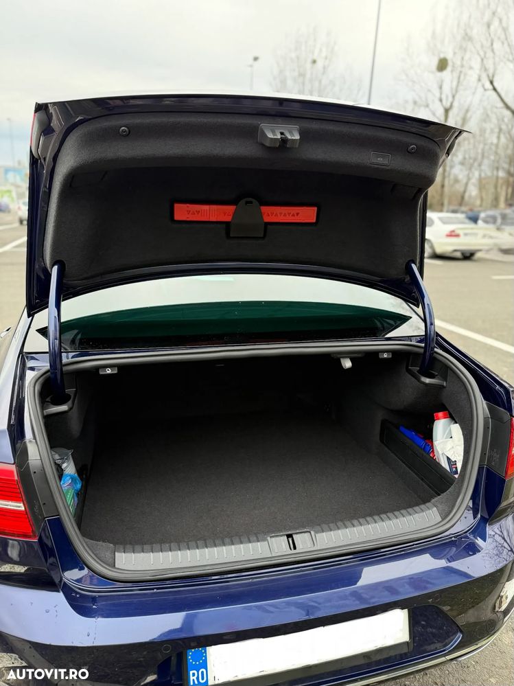 Volkswagen Passat 2.0 TDI DSG R Executive - 8