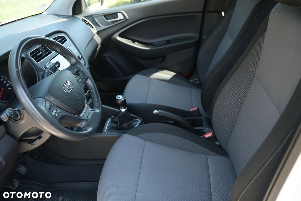 Hyundai i20 1.2 Fifa World Cup Edition - 22