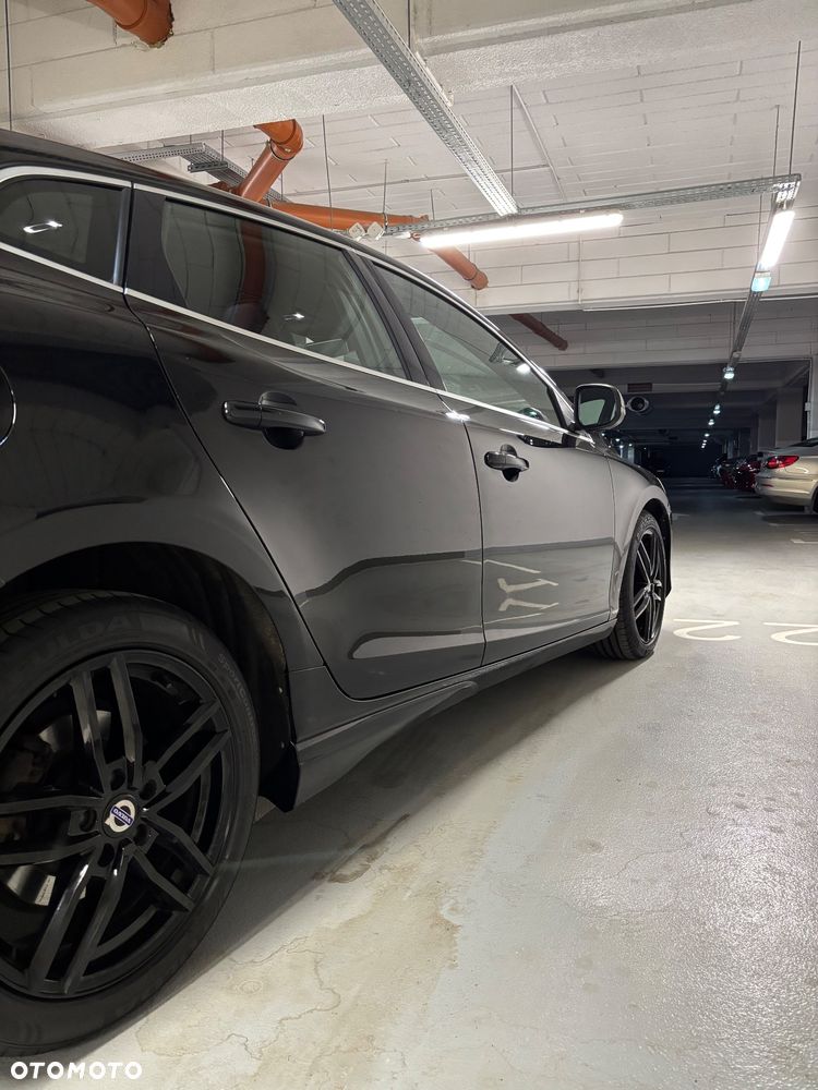 Volvo V40 D2 Drive-E R-Design Momentum - 6