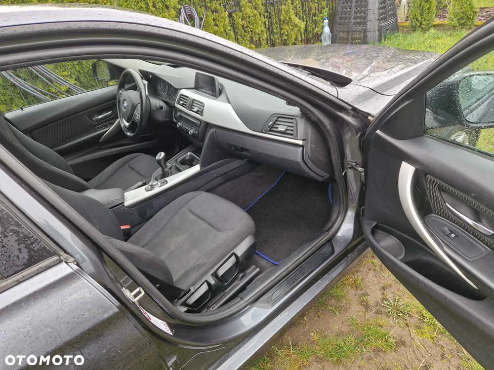 BMW Seria 3 318d Sport Line - 7