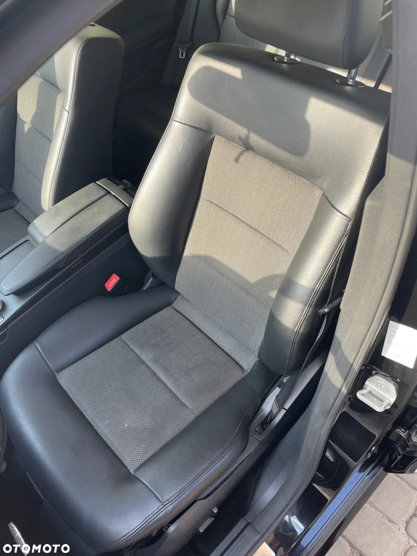 Mercedes-Benz Klasa E 220 T CDI 7G-TRONIC Avantgarde - 12