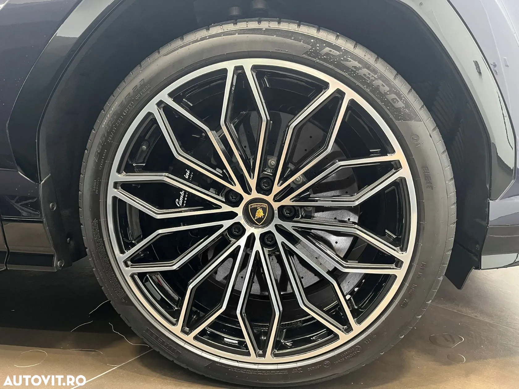 Lamborghini URUS - 5