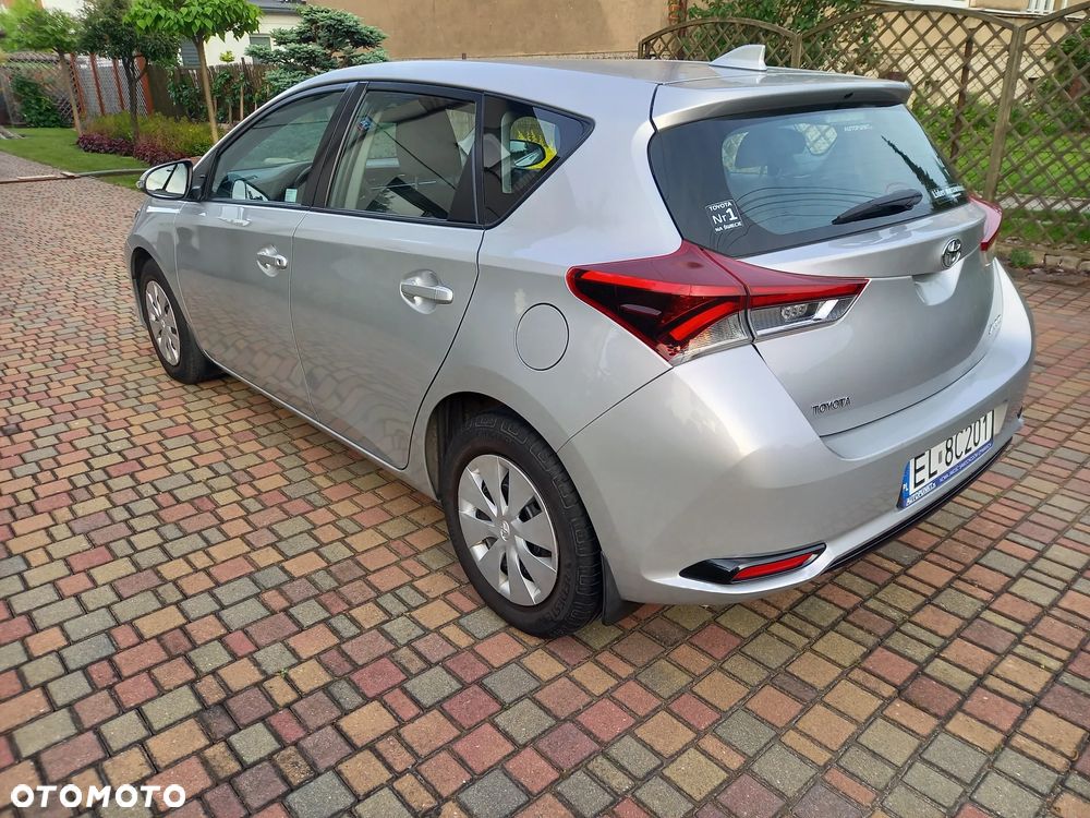 Toyota Auris 1.33 VVT-i Active - 4