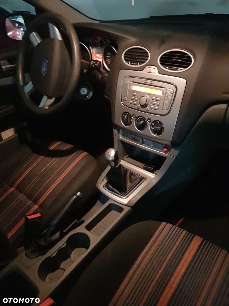 Ford Focus ver-1-6-comfort - 5