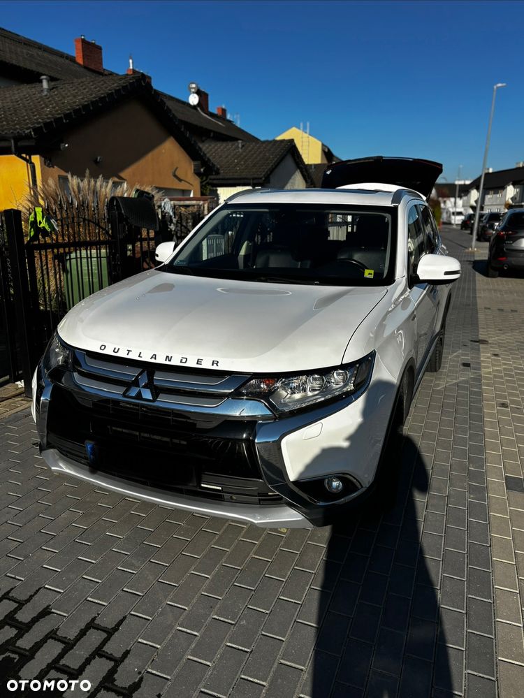 Mitsubishi Outlander 2.0 Intense + Navi 4WD CVT - 24