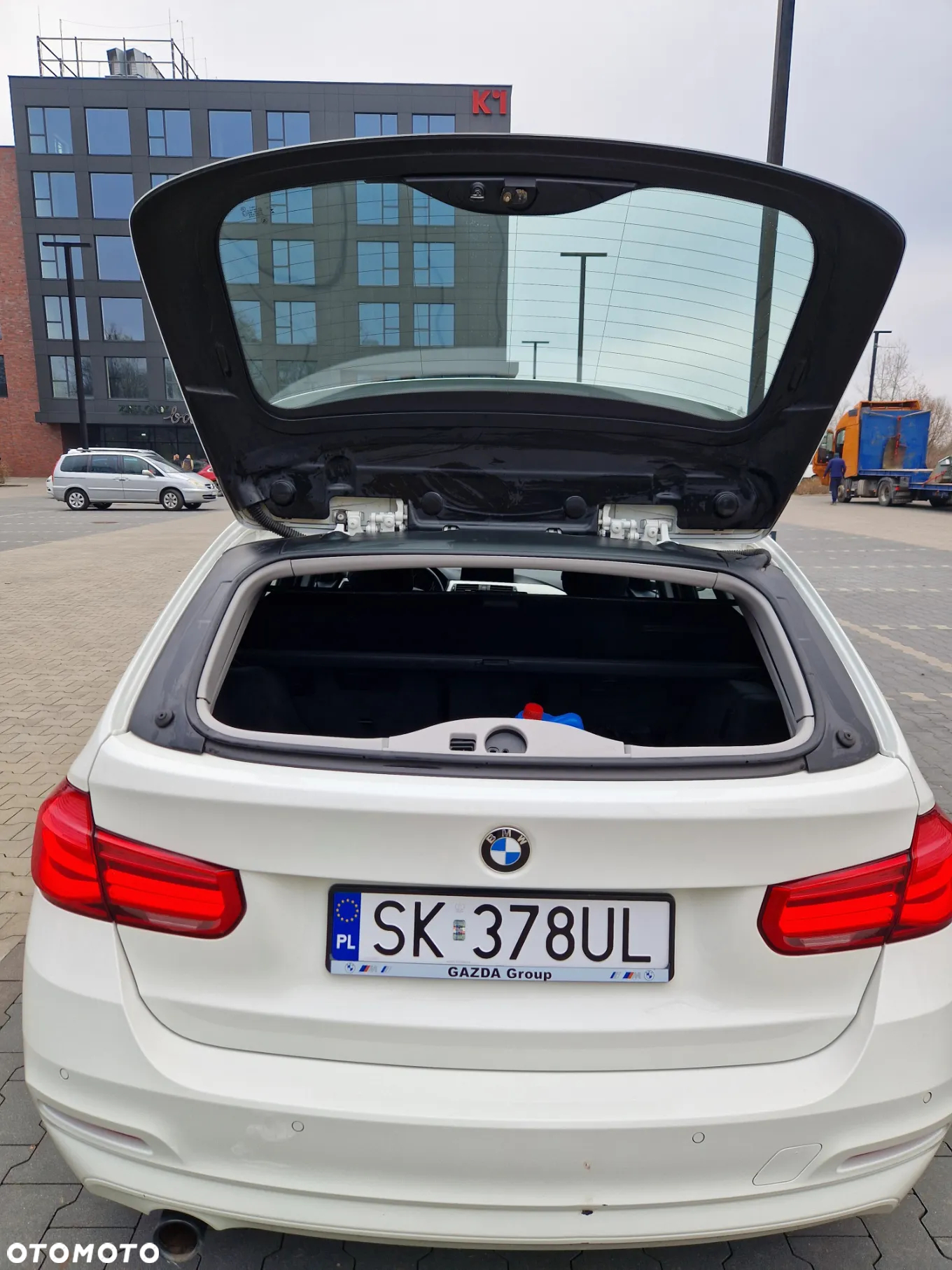 BMW Seria 3 318d Touring Advantage - 25