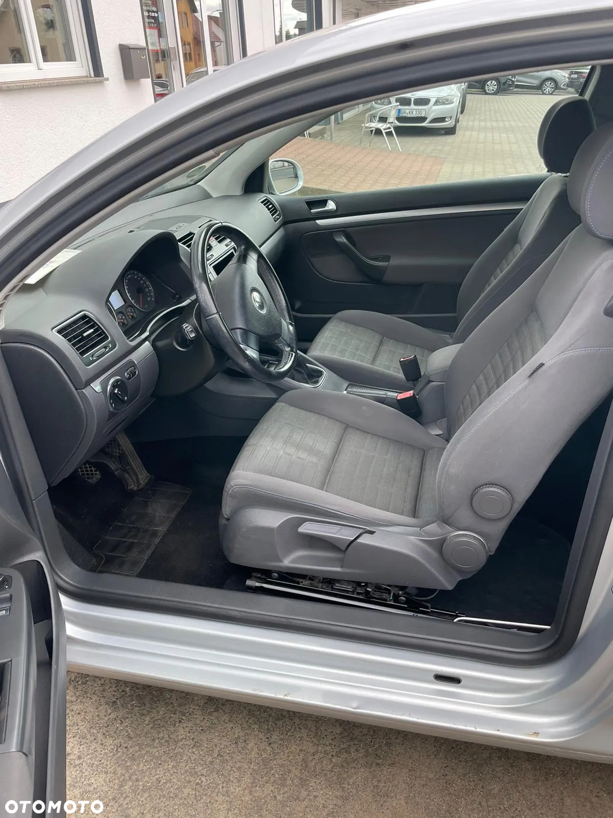 Volkswagen Golf - 6