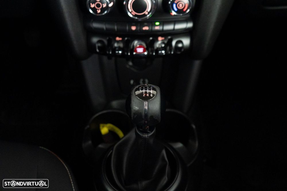 MINI 5 Portas One D - 24