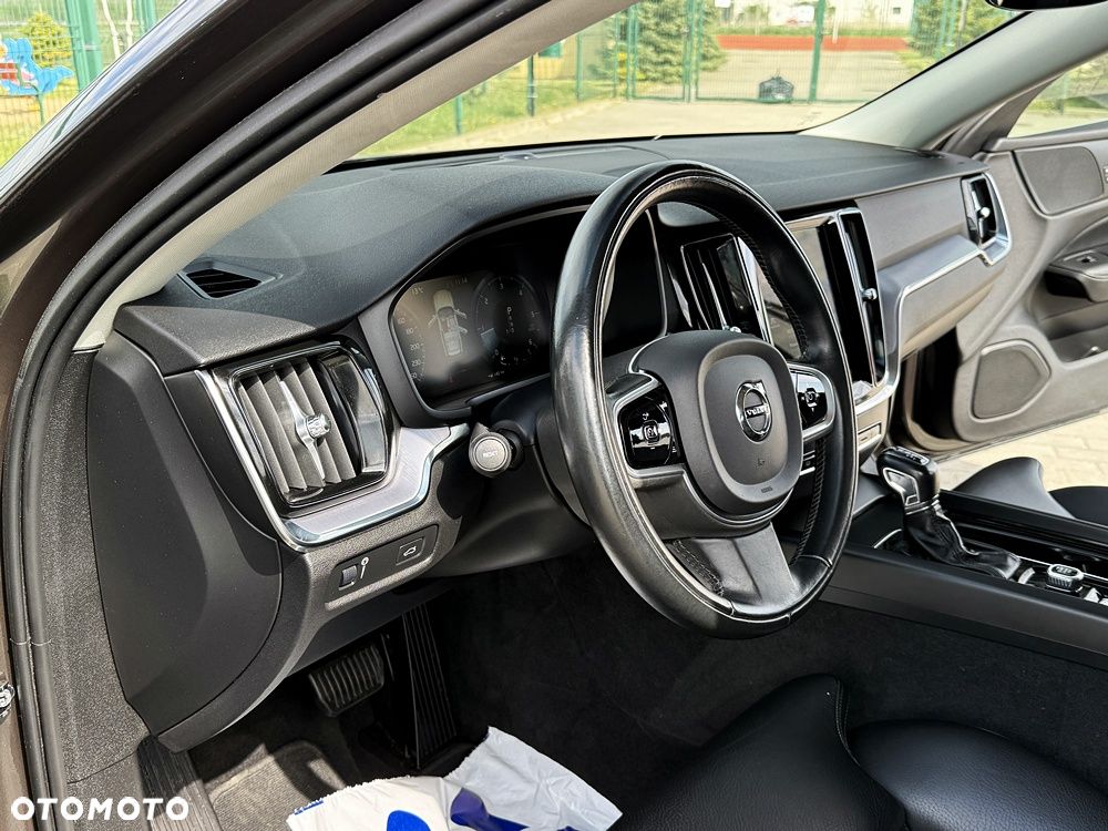 Volvo V60 D3 Geartronic Momentum Pro - 28