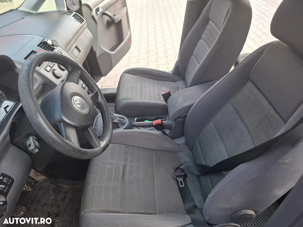 Volkswagen Touran - 5