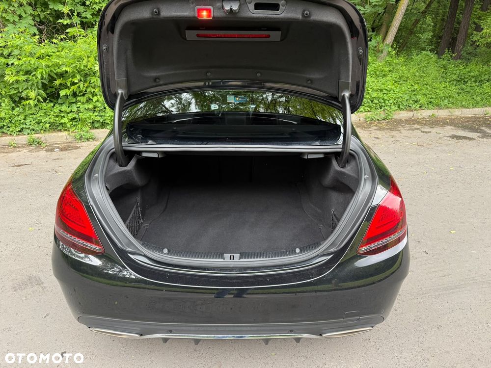 Mercedes-Benz Klasa C 300 9G-TRONIC - 10