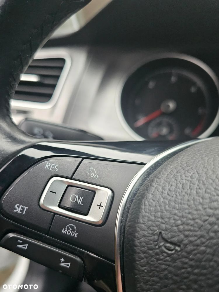 Volkswagen Golf - 16