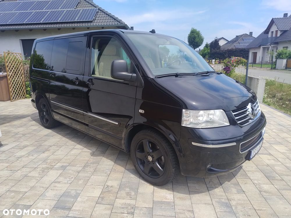 Volkswagen Multivan - 1