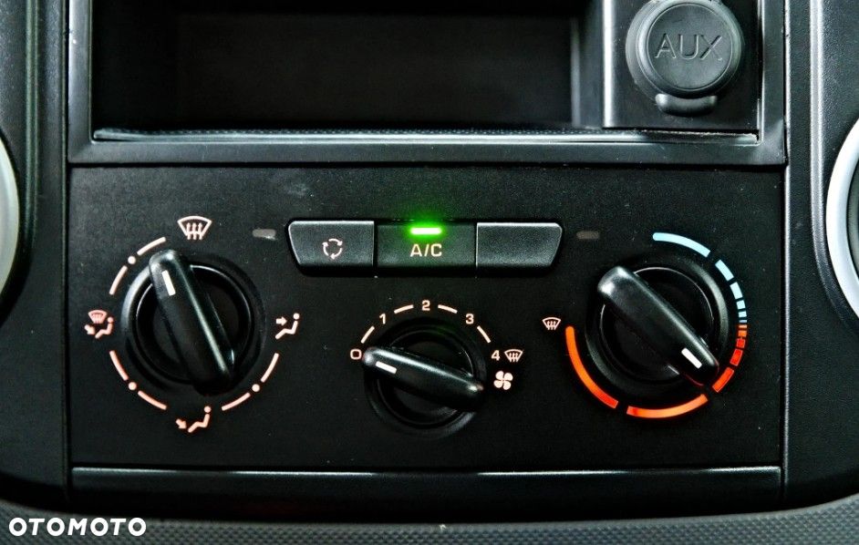 Peugeot Partner - 27