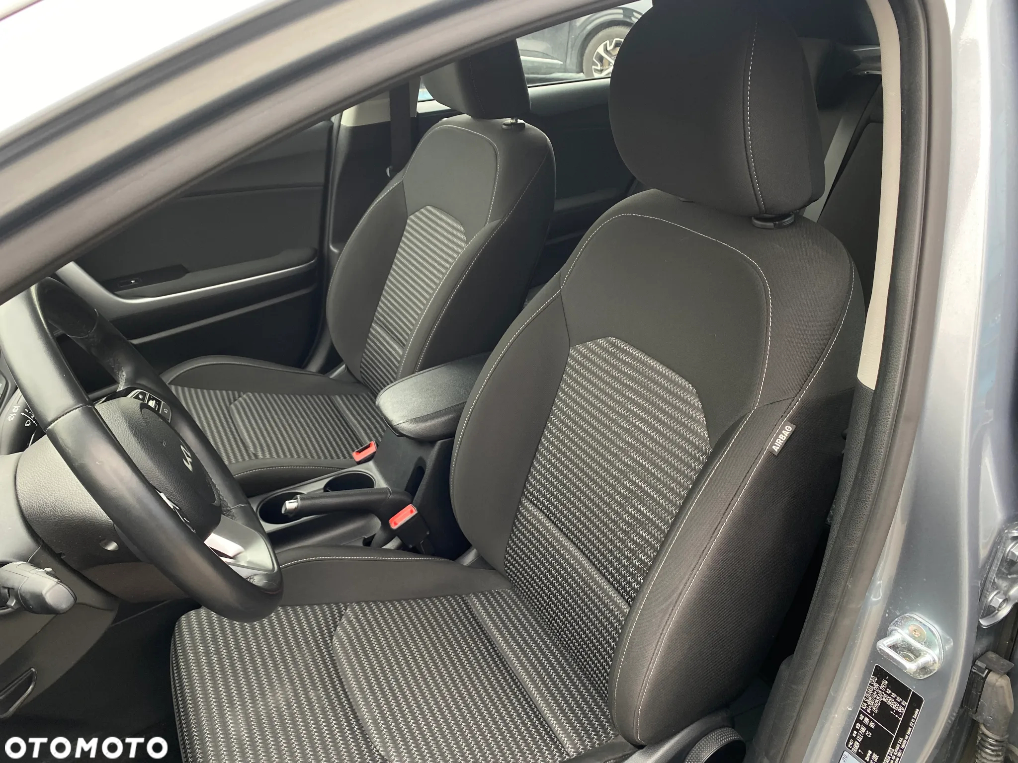 Kia Ceed 1.5 T-GDI M - 12