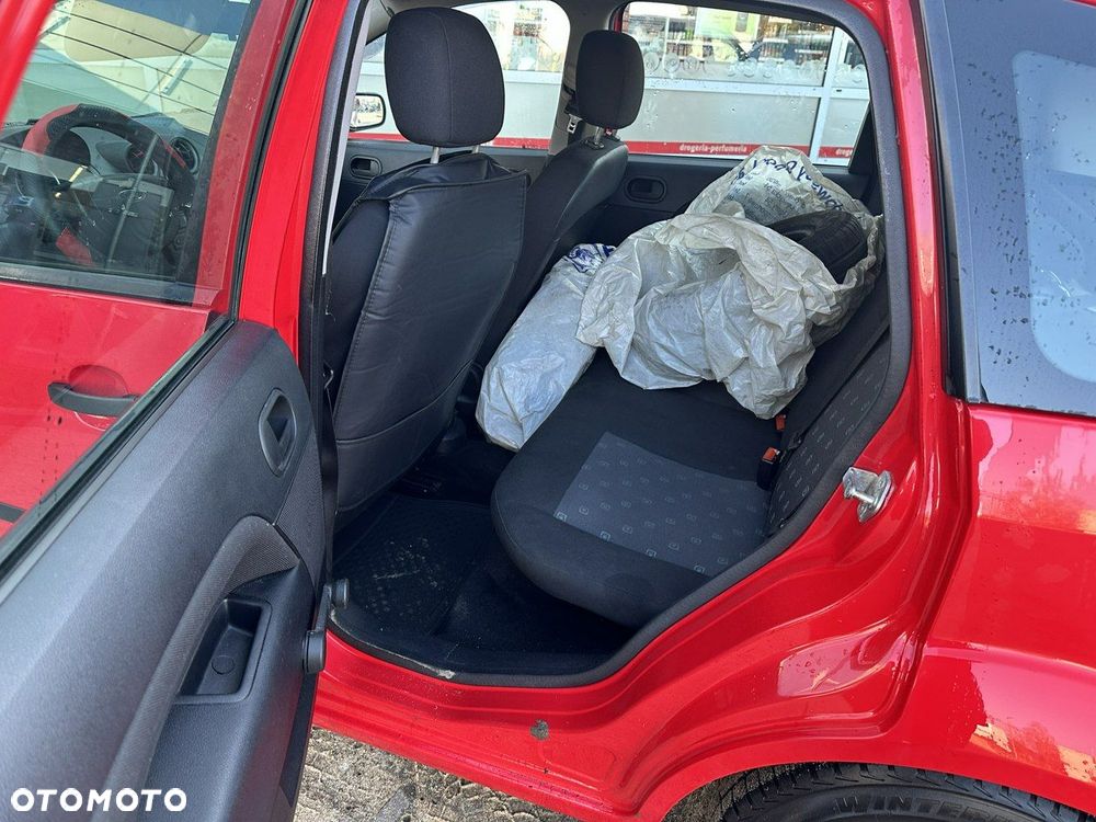 Ford Fiesta - 10