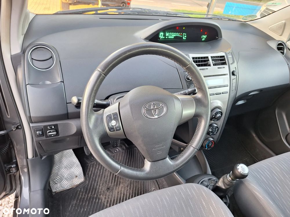 Toyota Yaris 1.33 Luna - 14