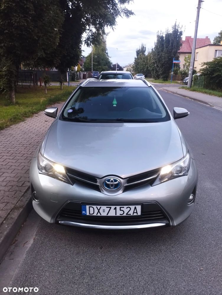 Toyota Auris 1.8 HSD Luna - 2
