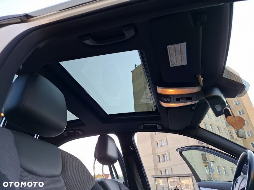Mercedes-Benz Klasa C 180 CGI Automatik BlueEFFICIENCY Elegance - 31