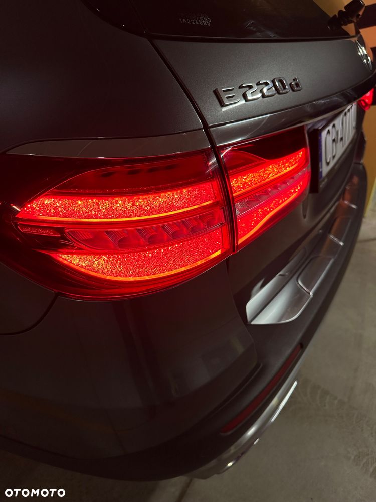 Mercedes-Benz Klasa E 220 d 4-Matic All-Terrain - 38