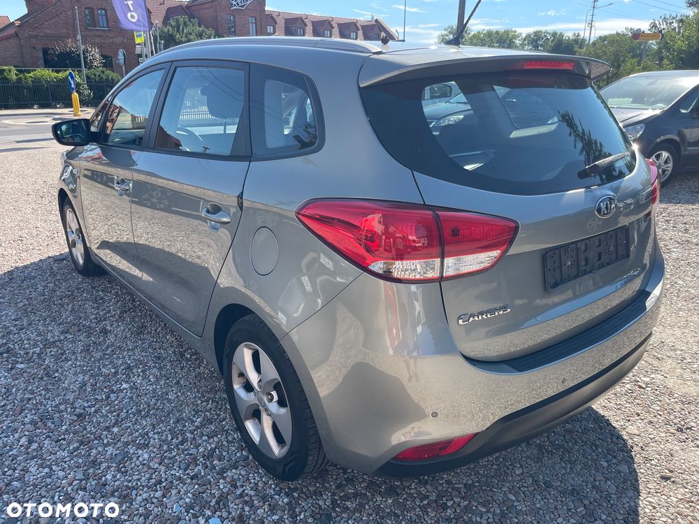 Kia Carens 1.6 GDI Dream Team Edition - 4