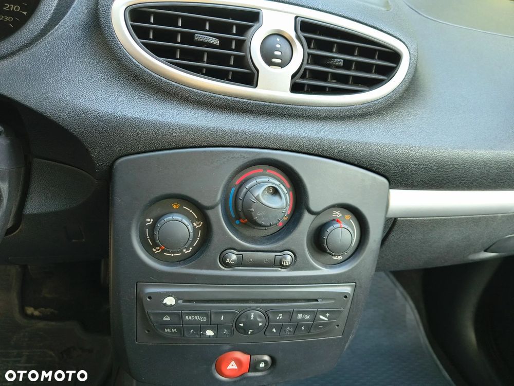 Renault Clio 1.5 dCi Alize - 13