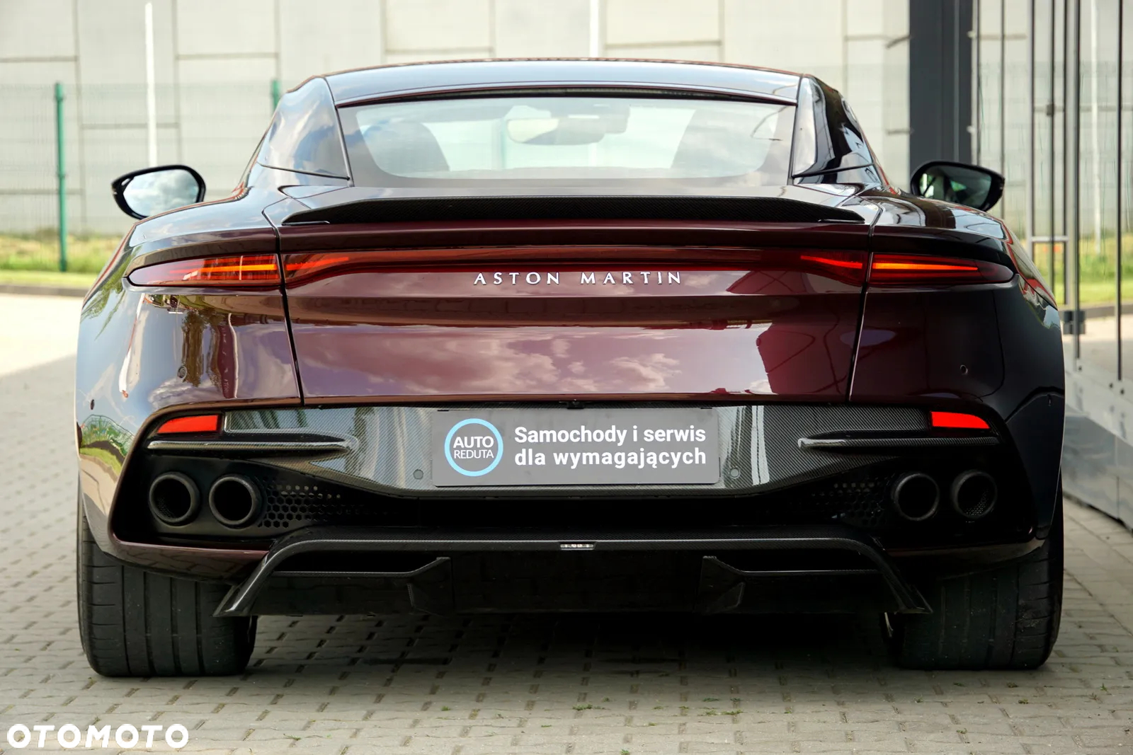 Aston Martin DBS Superleggera Standard - 7