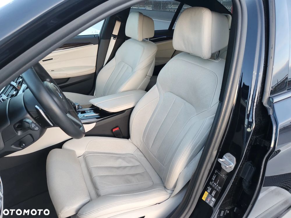 BMW Seria 5 530e iPerformance M Sport sport - 6