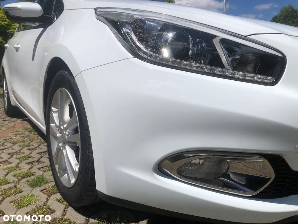 Kia Ceed 1.6 CRDi 128 Dream Team Edition - 9
