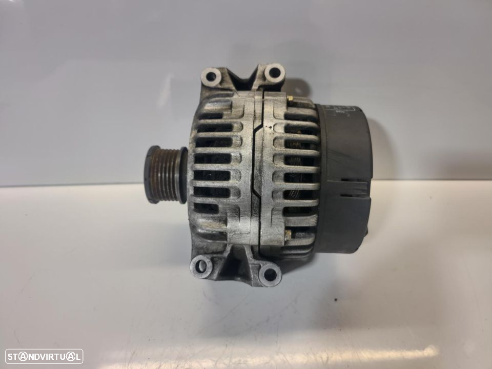 Alternador Mercedes 200 CDI 220 CDI Classe C E Vito 115A  0123510108 - 4
