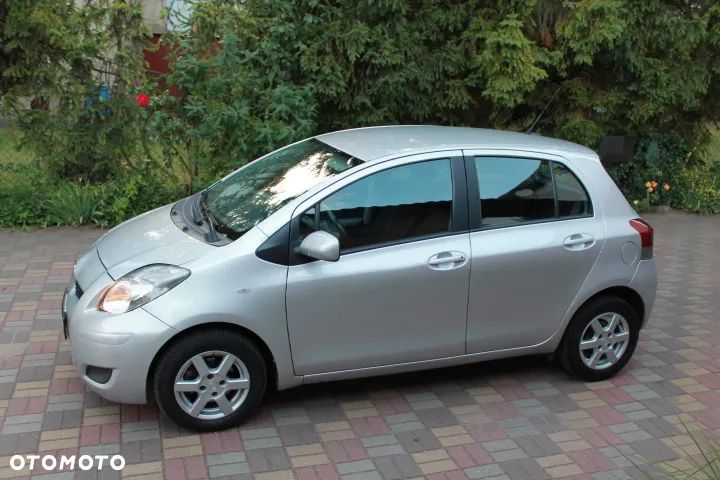 Toyota Yaris - 1