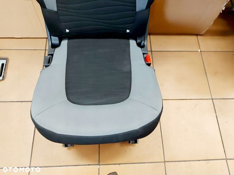 citroen c4 picasso 2 ii fotel środkowy 2 ii rząd - 2