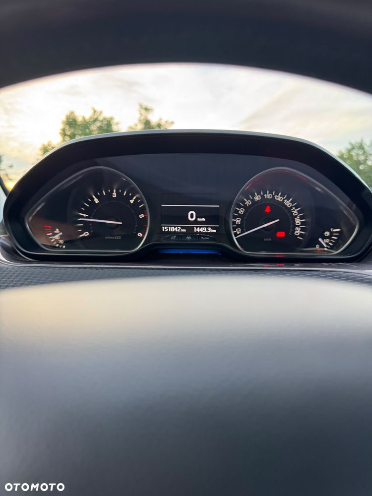 Peugeot 2008 1.6 e-HDi Style S&S - 12