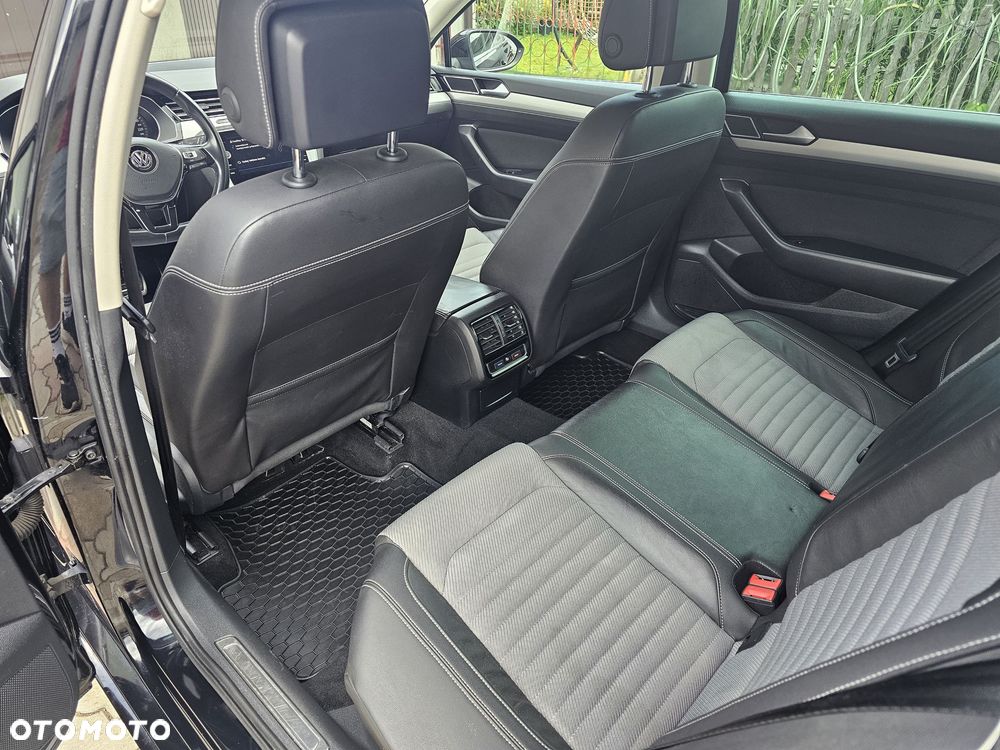 Volkswagen Passat - 13