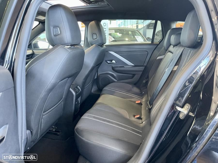 Opel Astra Sports Tourer 1.2 T GS Line - 34