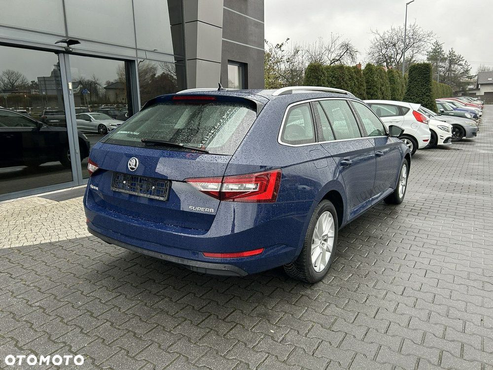 Skoda Superb 2.0 TDI Ambition DSG7 - 6
